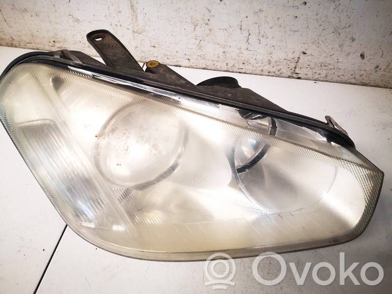 Ford C-MAX I Etu-/Ajovalo 