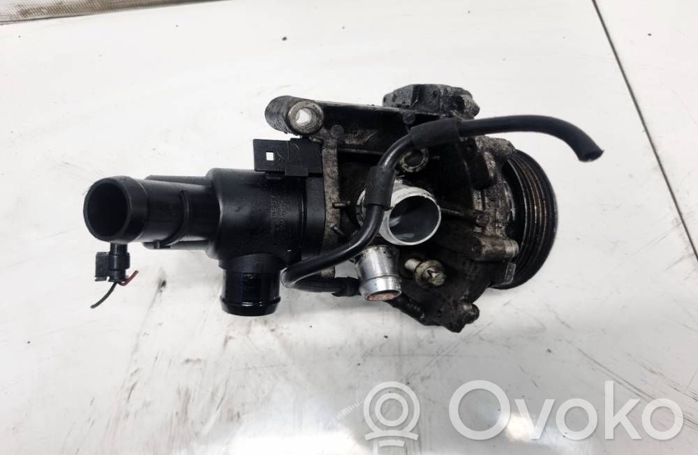 Mercedes-Benz A W176 Pompa dell’acqua
