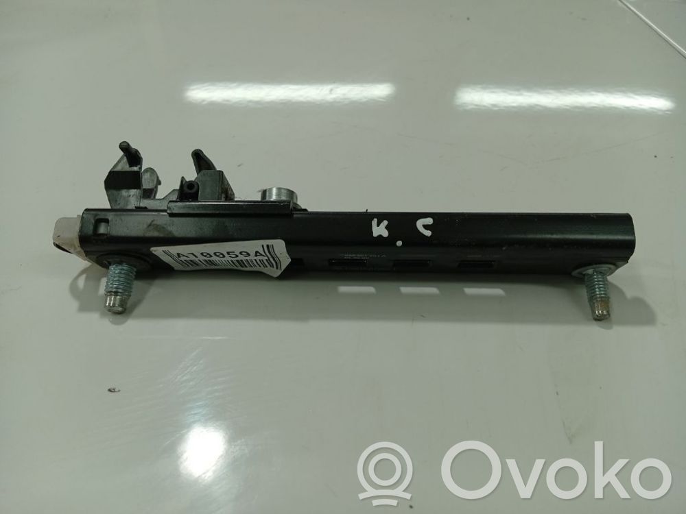 Opel Zafira A Sicherheitsgurt-Einstellschiene 
