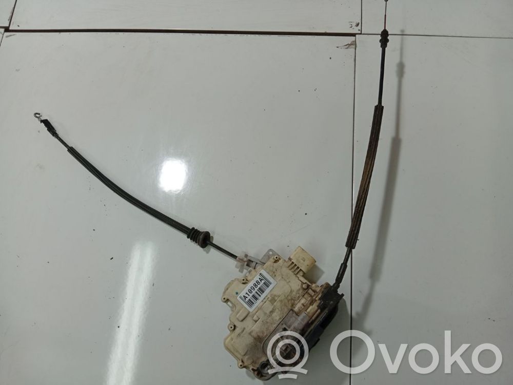 Volkswagen PASSAT B6 Serratura portiera anteriore