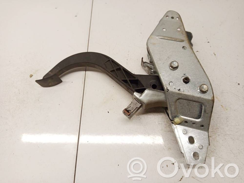 Opel Astra H Pedale della frizione 