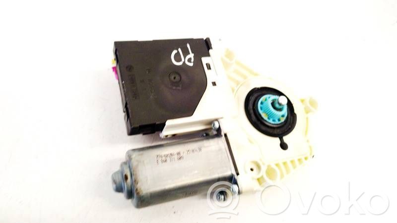 Silnik regulatora szyby drzwi przednich   1T0959702F,1P0837402D,1T0959702F,5P0837402M,983607321