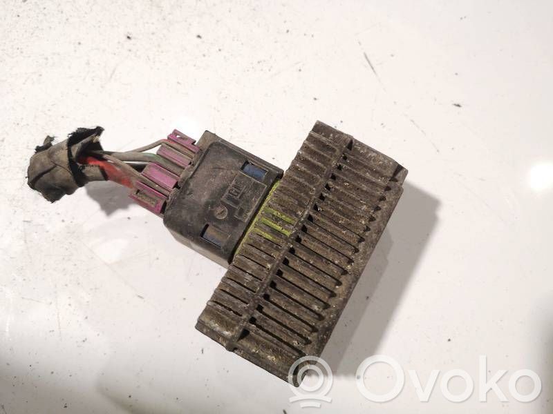 Opel Astra H Releu ventilator lichid răcire 