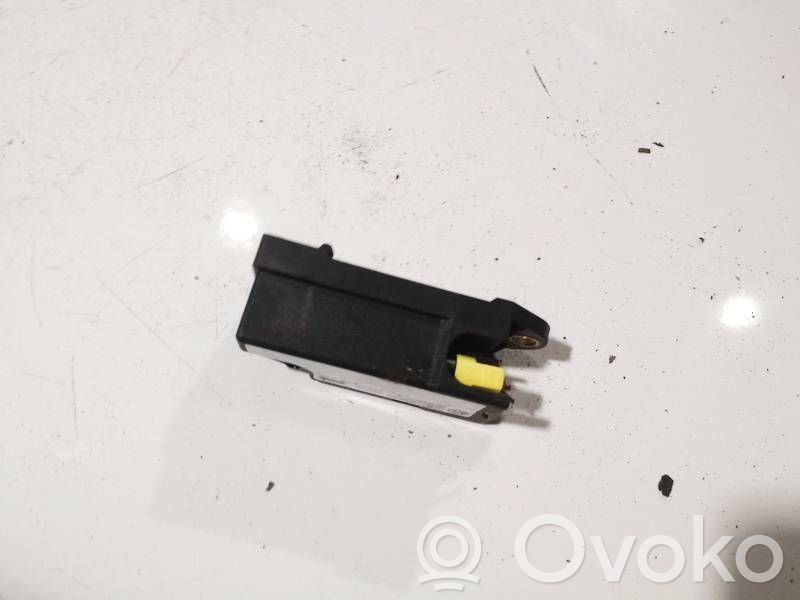 Volkswagen PASSAT B5 Senzor impact/declanșare airbag 
