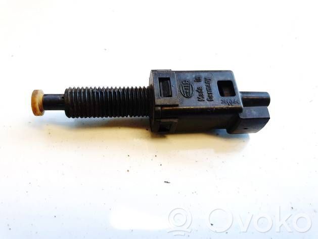 Volkswagen PASSAT B4 Interruttore del pedale del freno