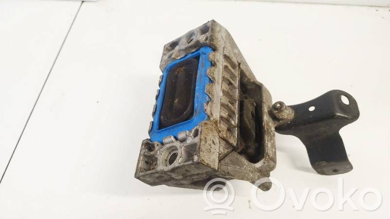 Volkswagen PASSAT B6 Suport tampon motor 