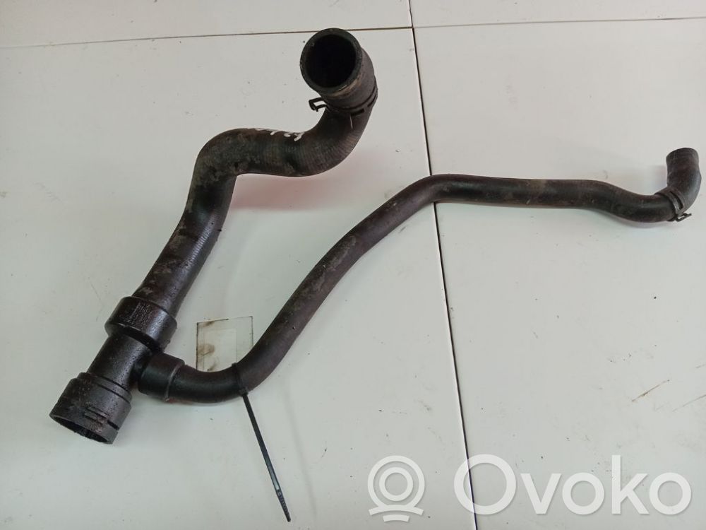 Volkswagen PASSAT B5 Conductă/furtun lichid de răcire motor 
