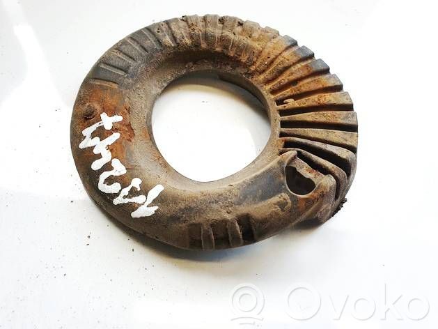 Etukierrejousen kumituenta   AV615599CE,AV615599CE,AV615599CE