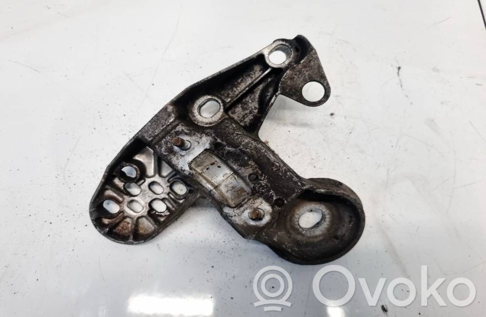 Engine mounting bracket   8E0199351M,8E0199351M,8E0199351M