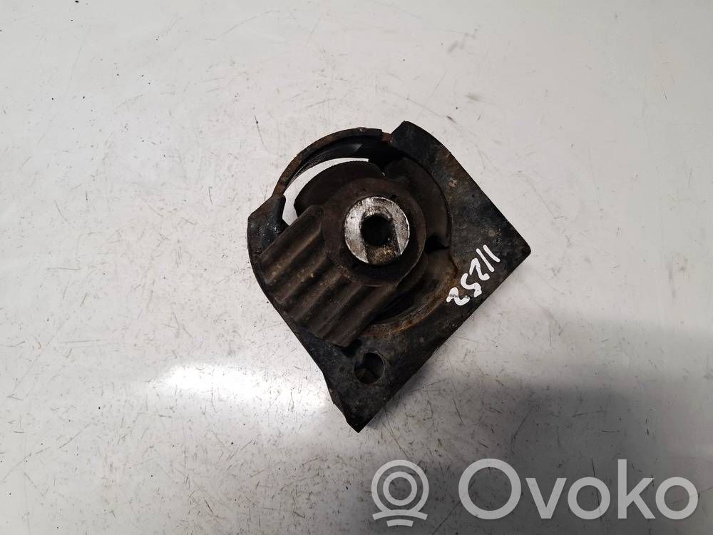 Toyota RAV 4 (XA30) Engine mount bracket 