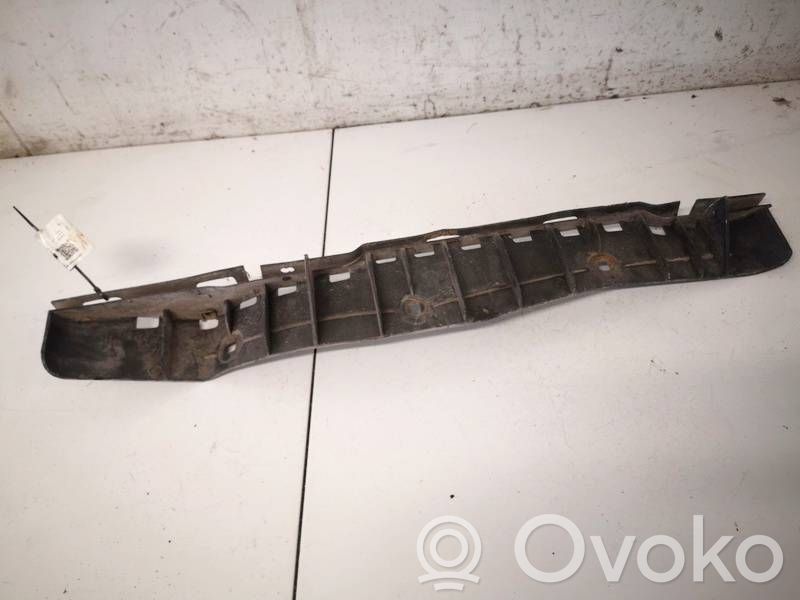 BMW 5 E60 E61 Aizmugurējā bufera montāžas kronšteins 