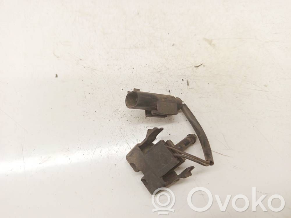 Windshield washer spray nozzle   8374366,8374366,8374366