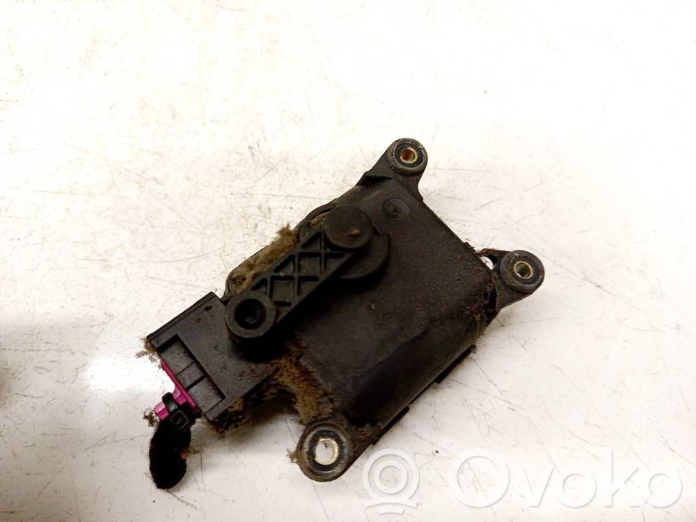 Audi A6 S6 C5 4B Silniczek nagrzewnicy 