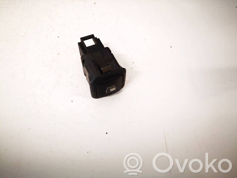 Volkswagen Golf IV Comutator deschidere clapetă rezervor 