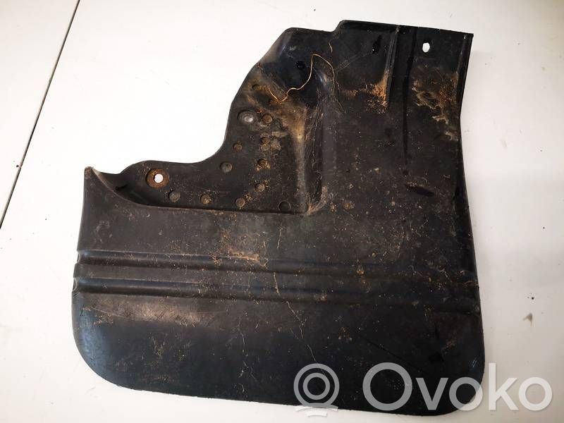Mitsubishi Pajero Chlapacze przednie 