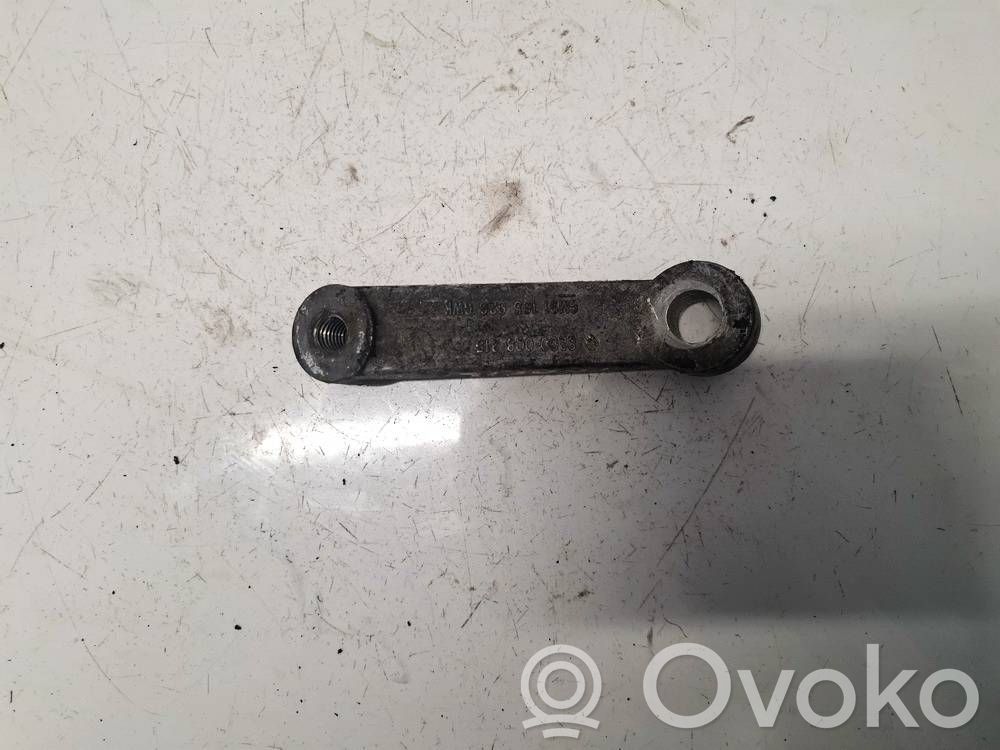 Engine mounting bracket   8200008215,8200008215,8200008215,91165626,GM91165626