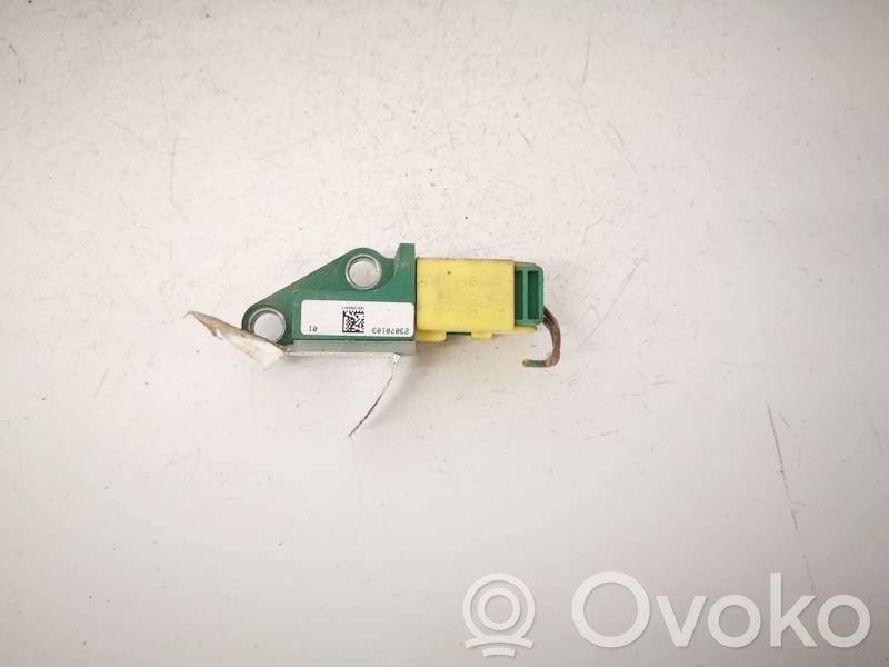 Volkswagen PASSAT B6 Senzor impact/declanșare airbag 