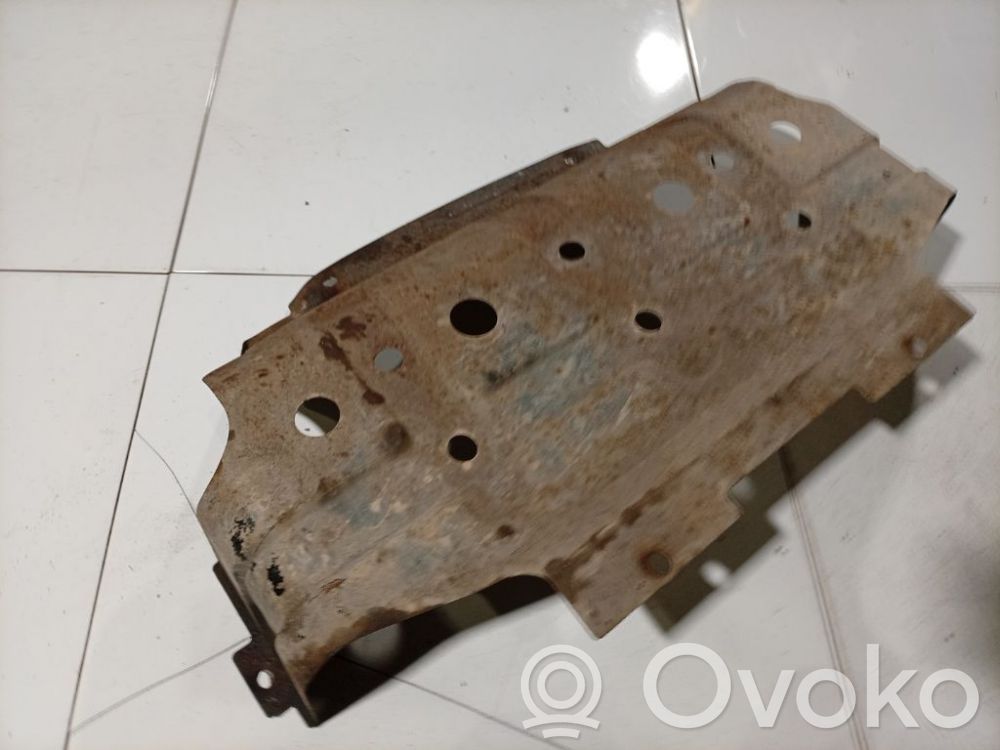 Cache de protection sous moteur