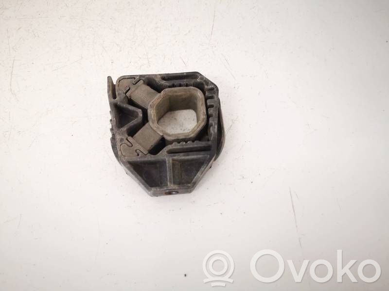 Volkswagen PASSAT B6 Suport radiator 