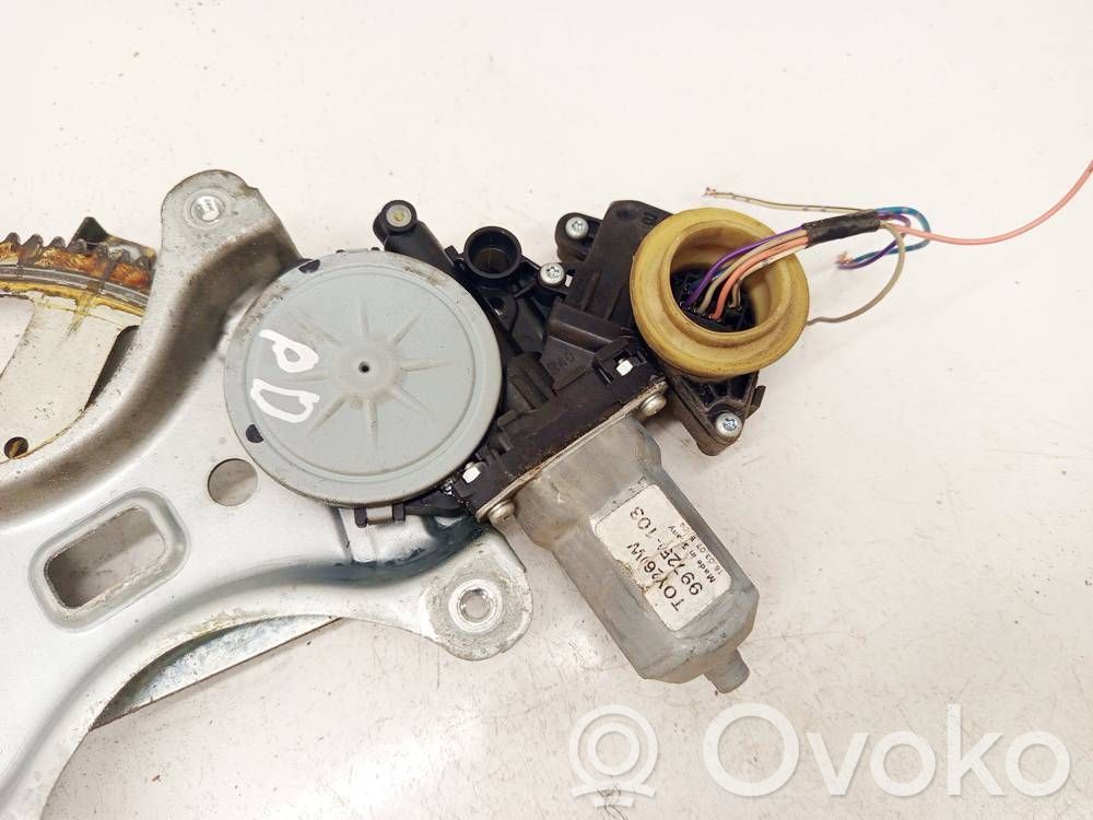 Toyota Corolla Verso AR10 Motorino alzacristalli della portiera anteriore