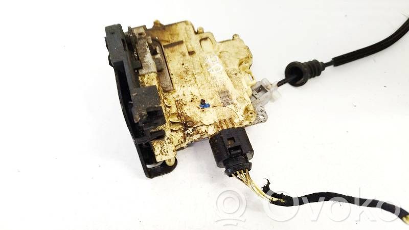 Volkswagen PASSAT B6 Serratura portiera anteriore
