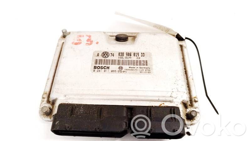 Volkswagen Golf IV Unitate/modul de control motor 