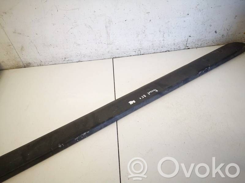 Volkswagen PASSAT B5 Rivestimento della portiera anteriore (modanatura)