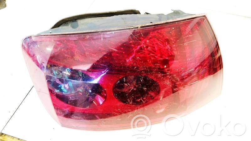 Peugeot 407 Lampă spate în caroserie 