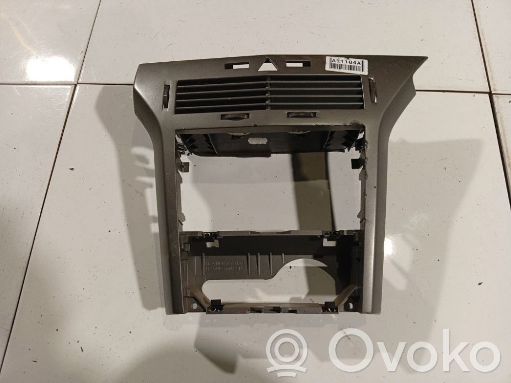 Opel Astra H Griglia di ventilazione centrale cruscotto 