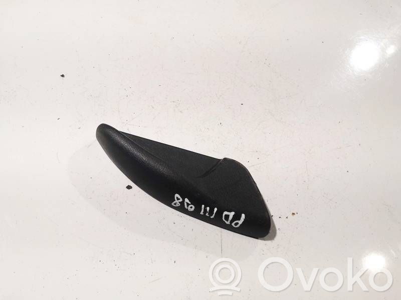 Honda FR-V Moldura inferior lateral del asiento trasero 