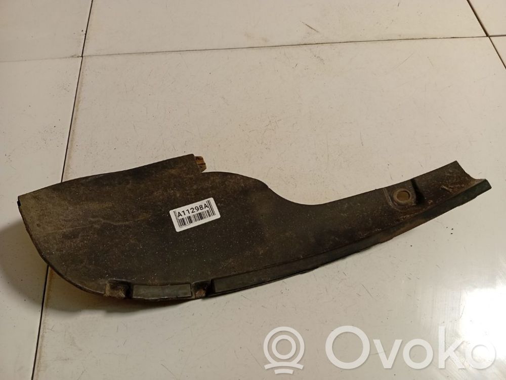Toyota Yaris Takaroiskeläppä
