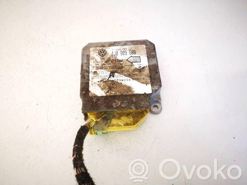 Volkswagen Golf IV Unitate/modul de comandă airbaguri 