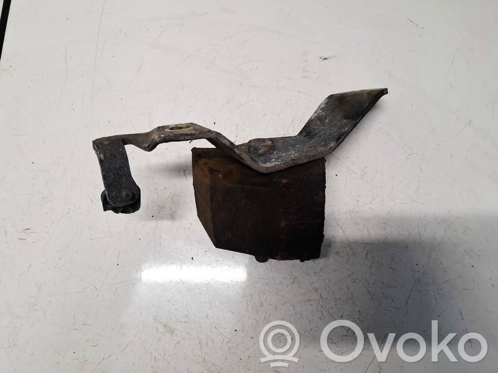 Engine mounting bracket   8649902,8649902,8649902