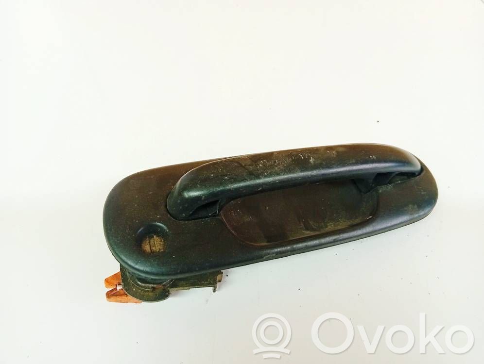 Manecilla externa puerta delantera
