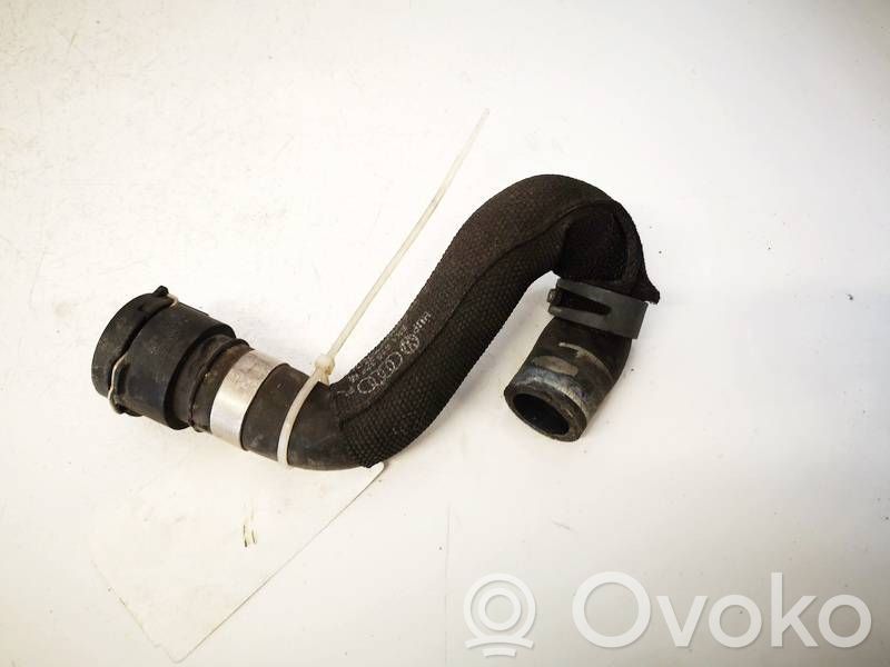 Audi A4 S4 B8 8K Moottorin vesijäähdytyksen putki/letku 