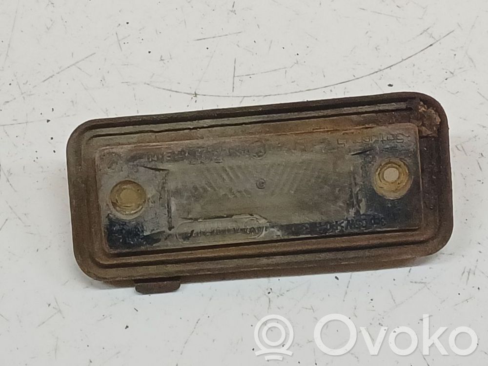 Volkswagen PASSAT B6 Lampa oświetlenia tylnej tablicy rejestracyjnej 