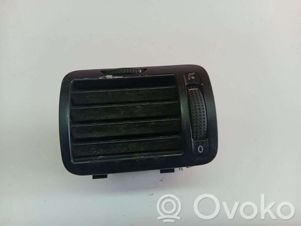 Volkswagen PASSAT B5 Grilă ventilație centrală 