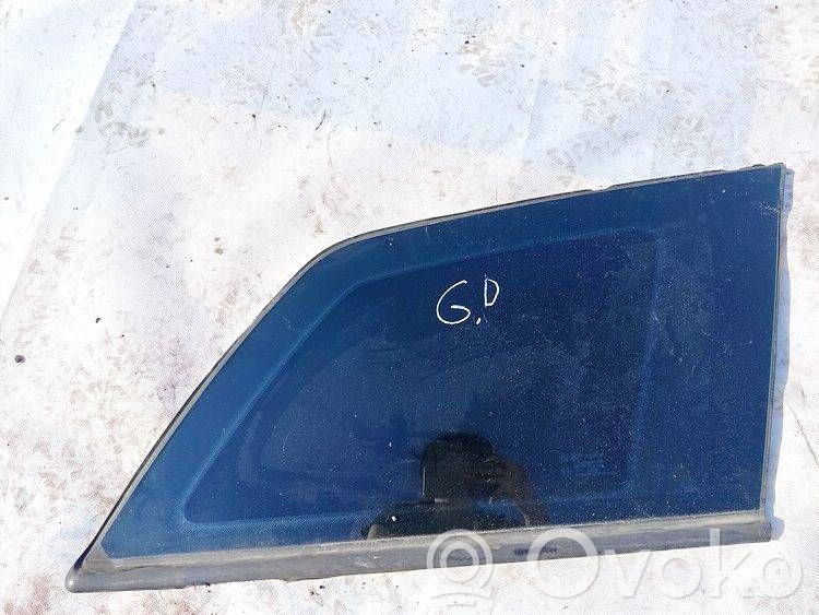 Opel Astra H Finestrino laterale posteriore 