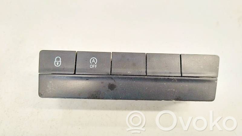 Skoda Octavia Mk3 (5E) Central locking switch button 