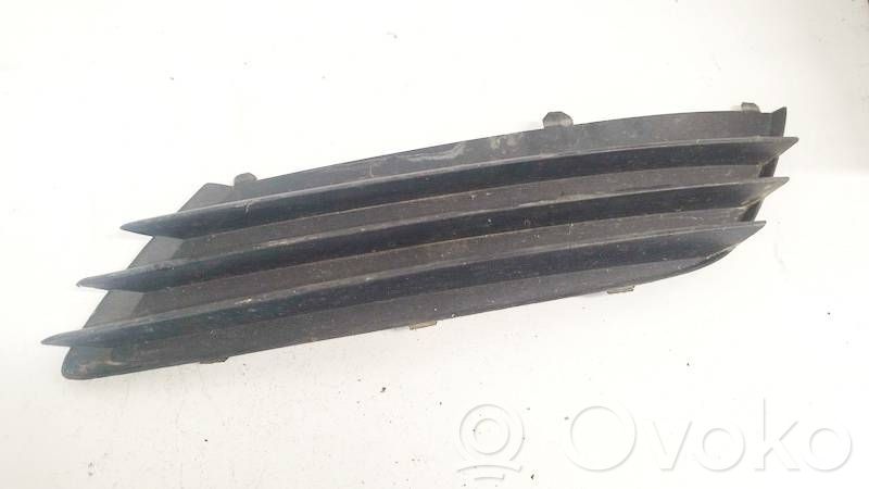 Opel Astra H Mascherina inferiore del paraurti anteriore 