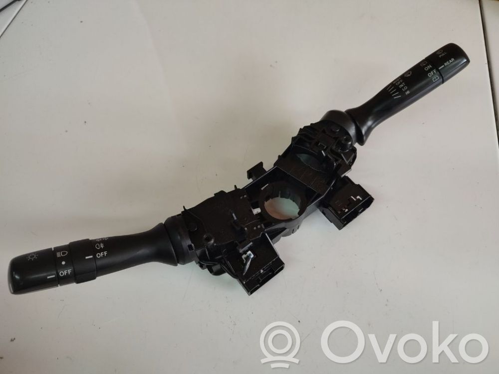 Toyota Yaris Leva/interruttore dell’indicatore di direzione e tergicristallo 
