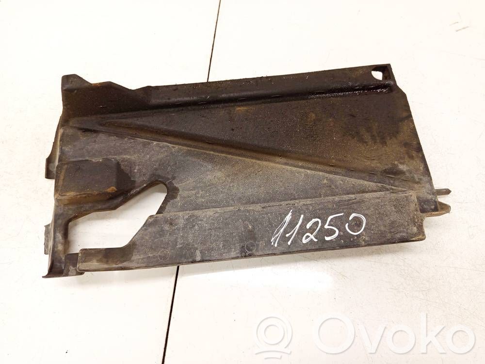 Toyota Yaris Osłona dolna silnika 