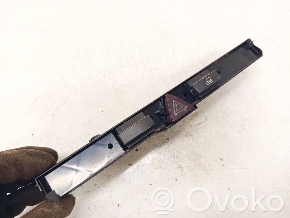 Comutator lumini pericol   13100105,03758075,13100105,13100105XF