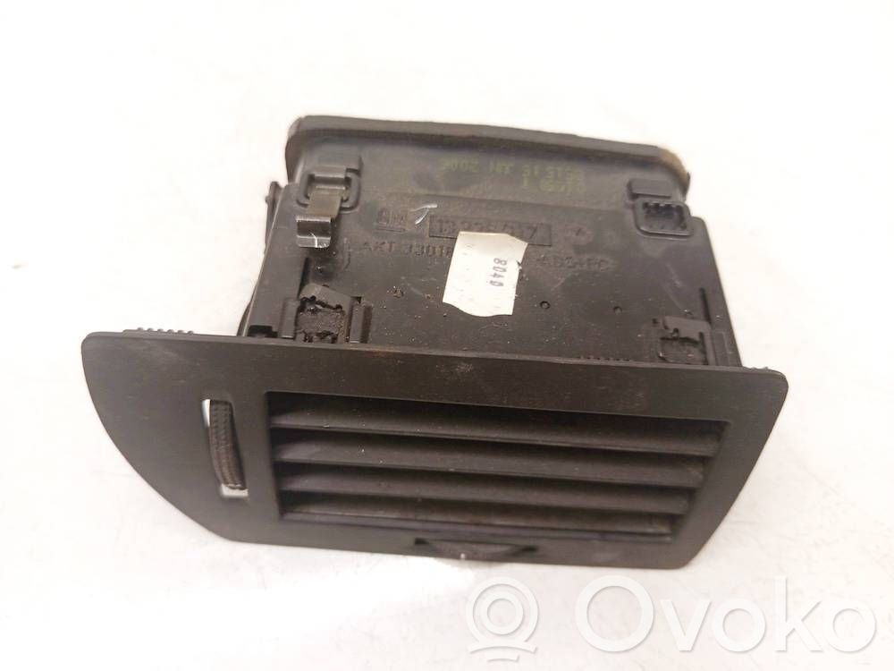 Rejilla de ventilación central del panel   13228917,13228917,330188061