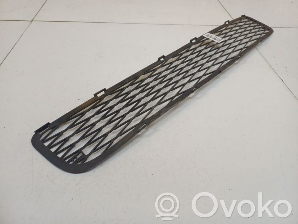 Volkswagen PASSAT B6 Grilă inferioară bară față 