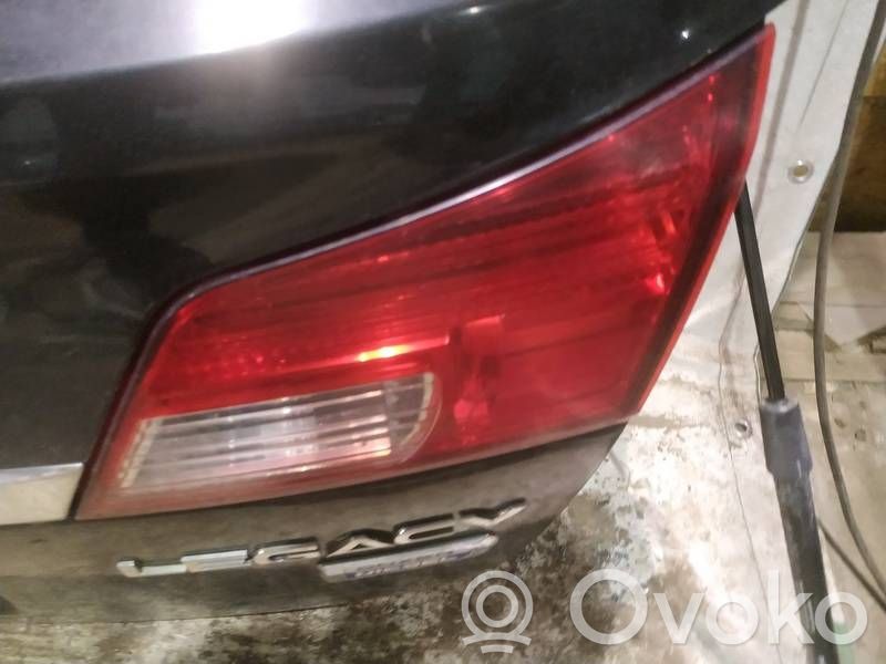 Subaru Legacy Feux arrière sur hayon
