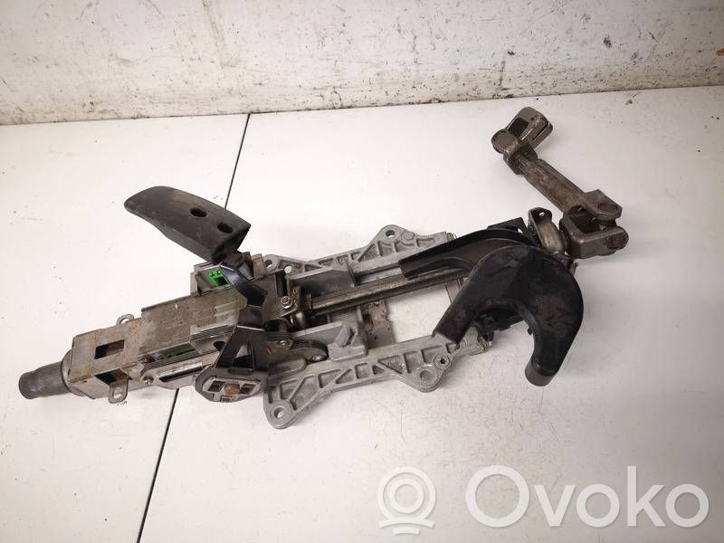 Volkswagen Golf V Ohjauspyörän akseli 