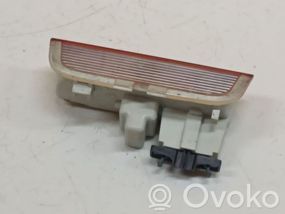 Volkswagen PASSAT B6 Lampă interior ușă spate 