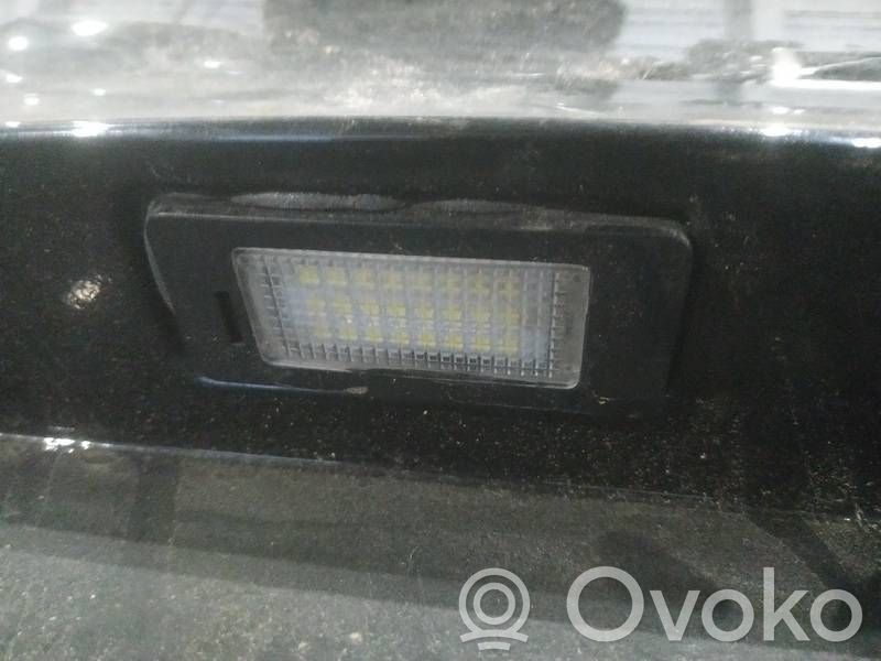 Éclairage de plaque d'immatriculation