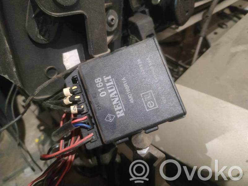 Renault Megane II Tow bar relay 